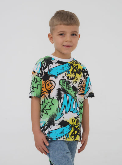 T-shirt con stampa all-over graffiti