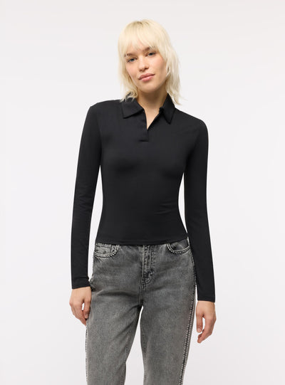 T-shirt a maniche lunghe con colletto polo