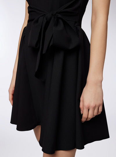 Vestito bambolina con scollo quadrato e fiocco