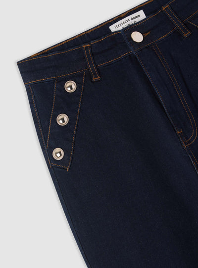 Jeans flare con bottoni decorativi
