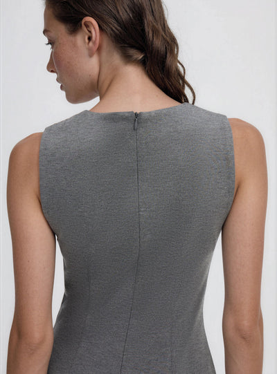 Vestito tubino smanicato con spacchi