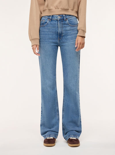 Jeans bootcut a vita media