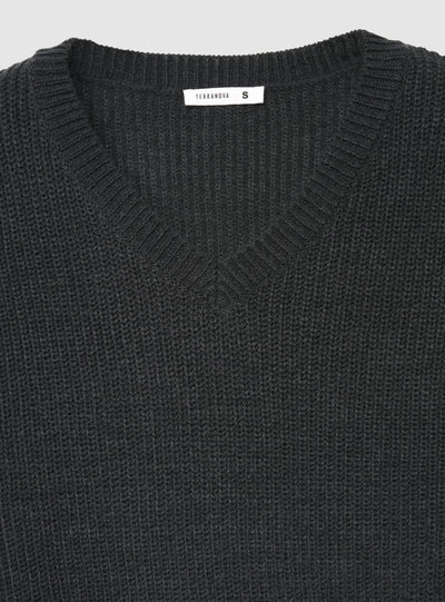 Maglia a coste inglesi con scollo a V