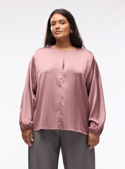 Camicia in satin con apertura a goccia
