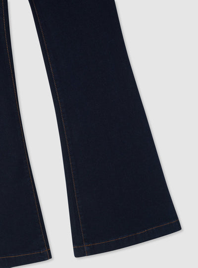 Jeans flare con bottoni decorativi
