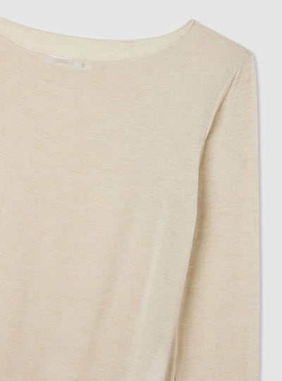 T-shirt a maniche lunghe con scollo a barca