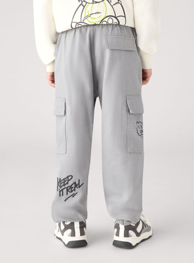 Cargo-Hosen mit Graffiti-Print