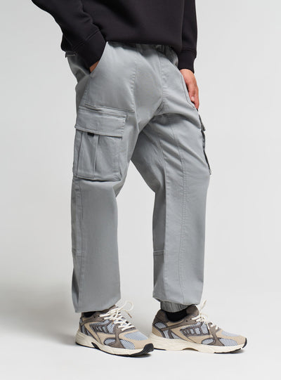 Pantaloni cargo con coulisse e tasche