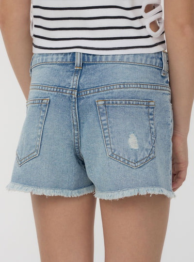 Shorts di jeans sfrangiati con strappi