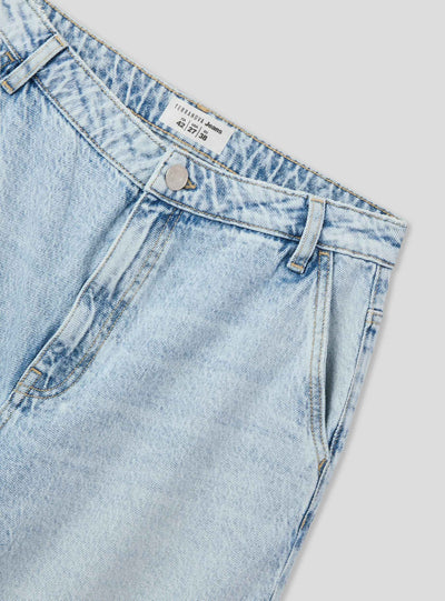 Light baggy jeans