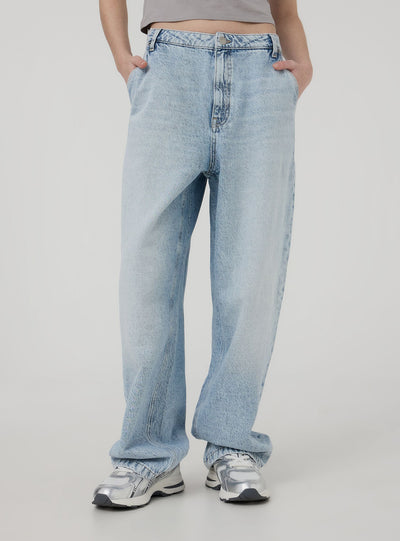 Light baggy jeans