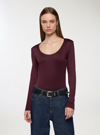 Elastisches T-Shirt mit Rundhalsausschnitt