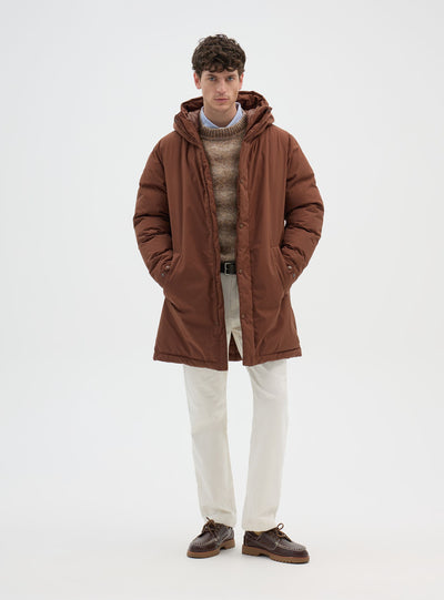 Parka me ngjyrë të njëtrajtshme me kapuç