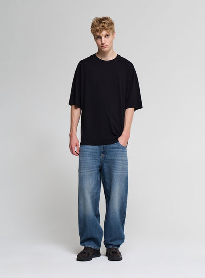 T-shirt over a tinta unita