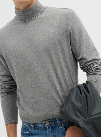 T-shirt dolcevita a maniche lunghe