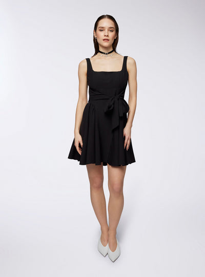 Vestito bambolina con scollo quadrato e fiocco