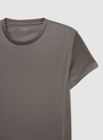 T-shirt sportiva over a tinta unita