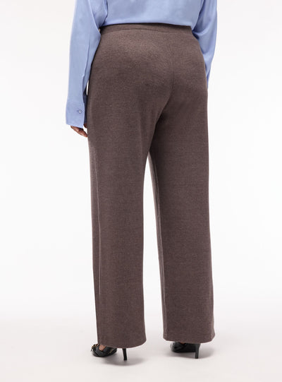 Wide-leg trousers in a solid colour
