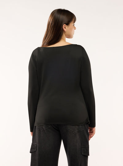 T-shirt a maniche lunghe con scollo barca asimmetrico