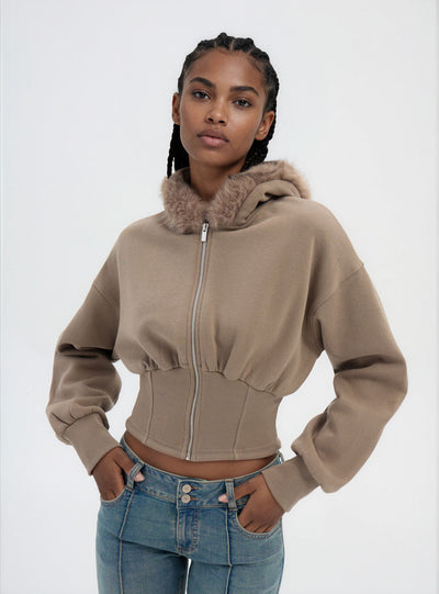 Felpa crop con zip e cappuccio bordato in pelliccia sintetica
