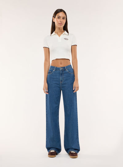 T-shirt con colletto polo e ricamo college