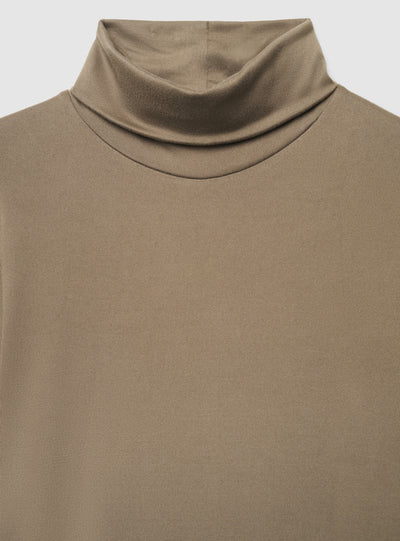 T-shirt a maniche lunghe con collo alto