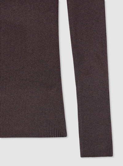 Solid colour ribbed turtleneck sweater
