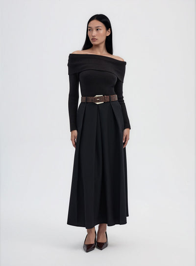 Solid colour off-shoulder top