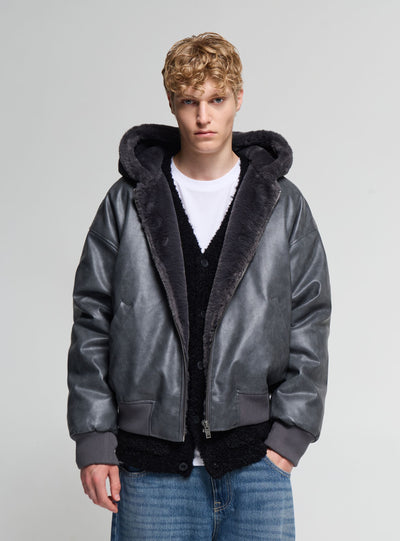 Bomber imbottito con cappuccio effetto pelle
