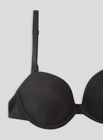 Reggiseno multifunzionale con coppe preformate