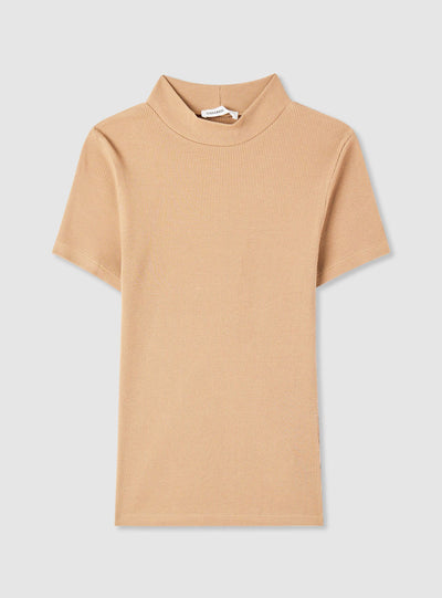 T-shirt a costine con collo lupetto
