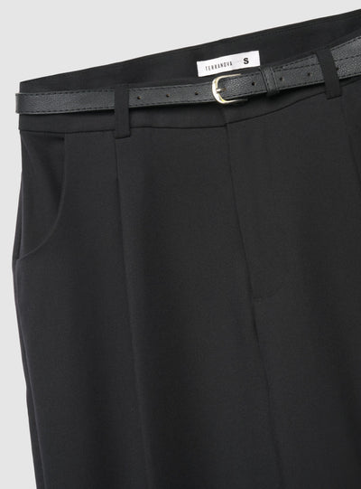 Pantaloni chino con pinces e cintura