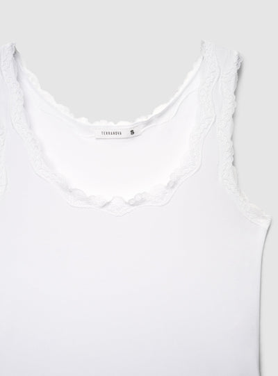 Top con bordi in pizzo