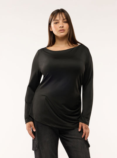 T-shirt a maniche lunghe con scollo barca asimmetrico