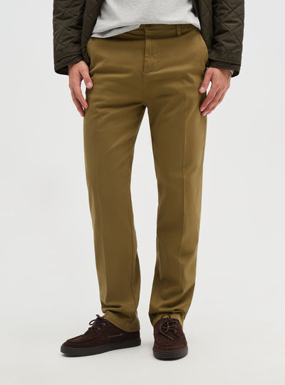 Pantaloni chinos sartoriali con piega