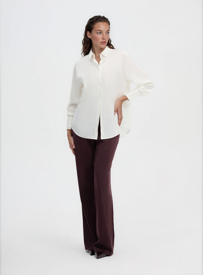 Camicia ampia in satin a tinta unita