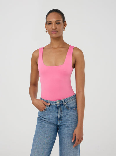 Body con scollo quadrato