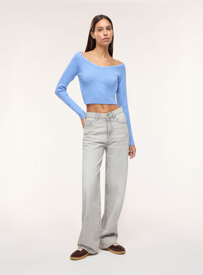 Maglia crop con scollo a V e spalle scoperte