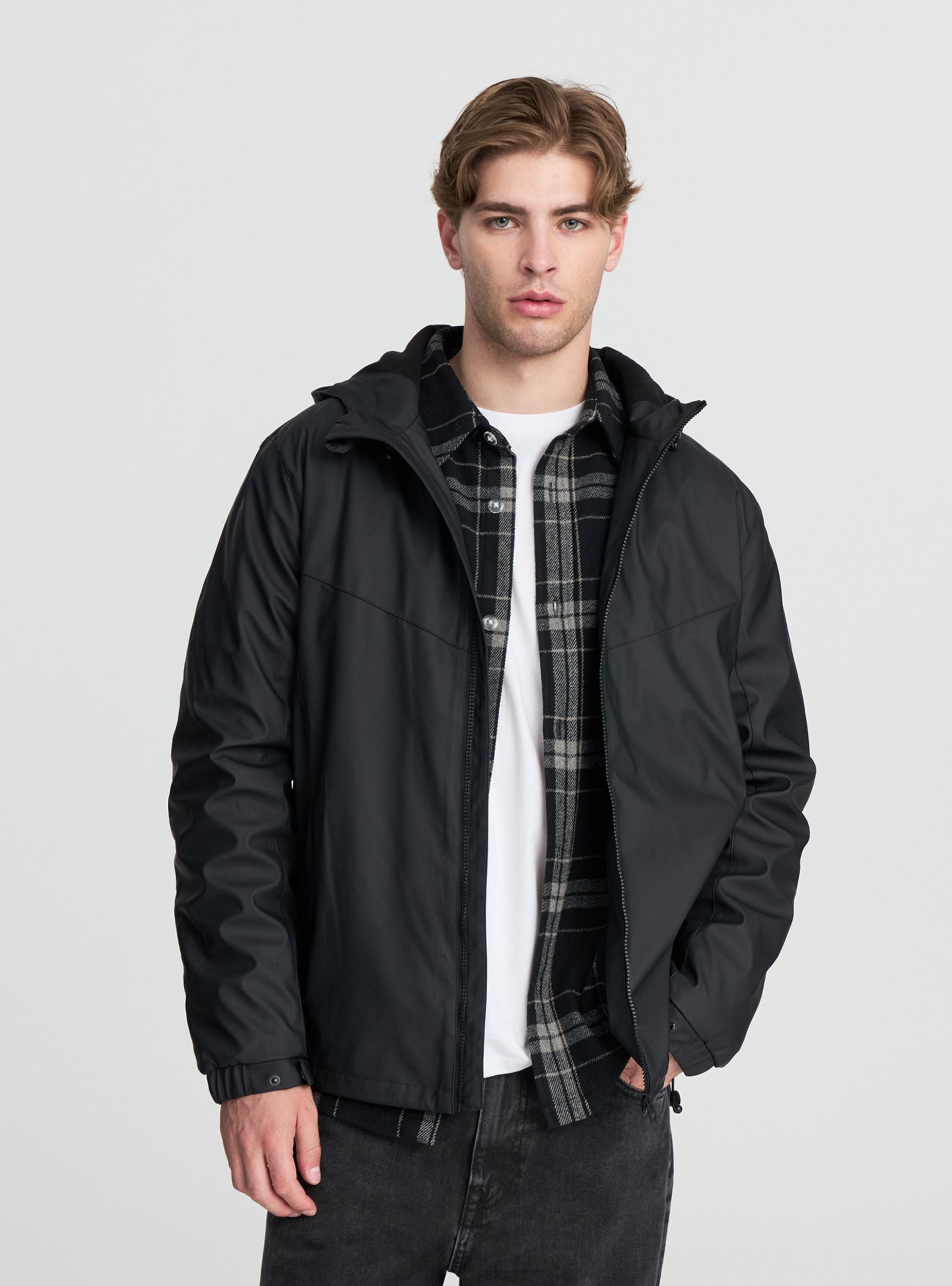 Lightweight technical water-resistant jacket - Terranova