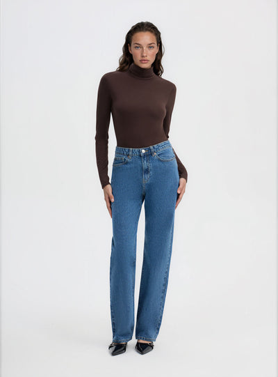 T-shirt a maniche lunghe con collo alto