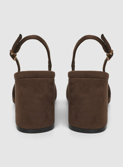 Décolleté slingback con tacco a blocco