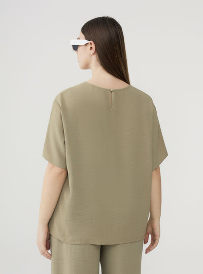 Plain short-sleeved blouse