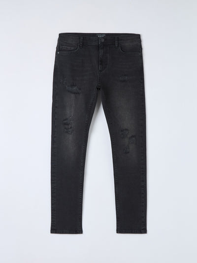 Skinny jeans with rips
