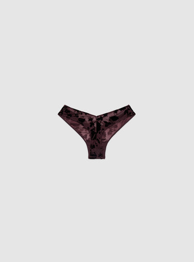 Slip brasiliana in pizzo con incrocio