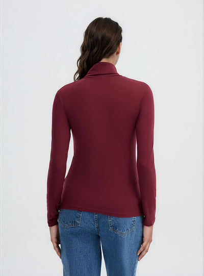 T-shirt a maniche lunghe con collo alto