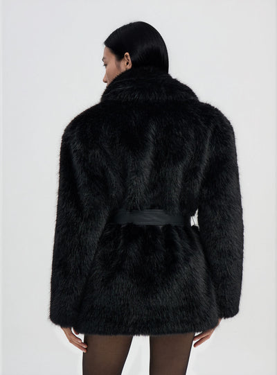 Cappotto effetto pelo lungo con cintura