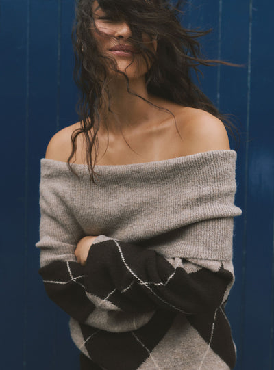 Off-the-shoulder diamond-patterned top