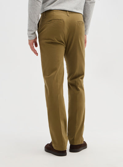 Pantaloni chinos sartoriali con piega