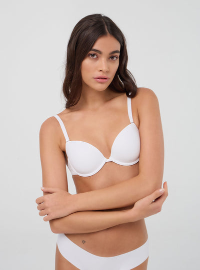 Reggiseno multifunzionale con coppe preformate