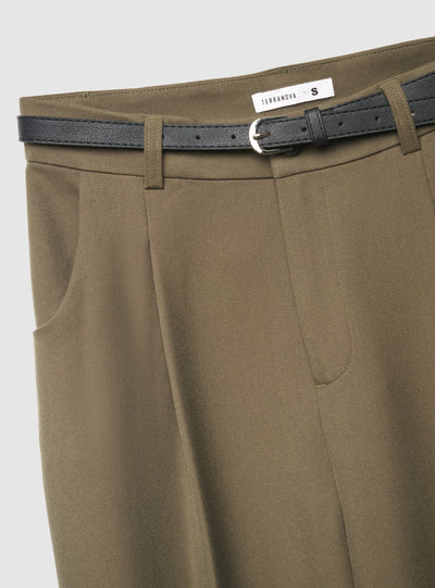 Pantaloni chino con pinces e cintura